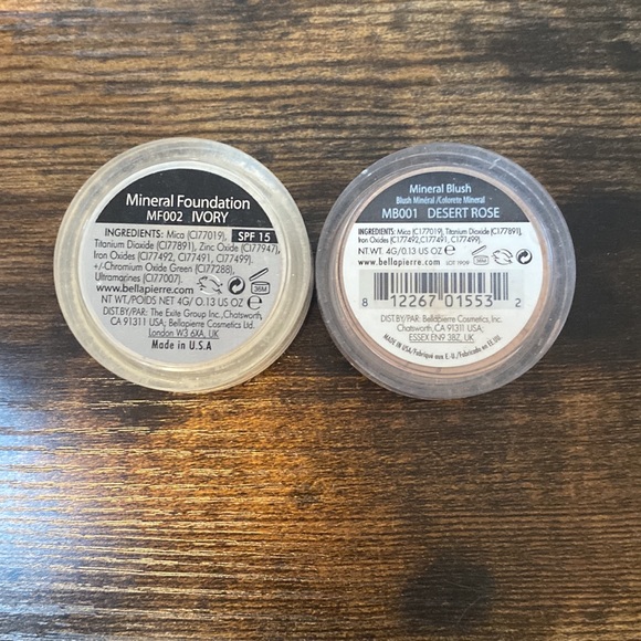 Foundation and blush - Picture 4 of 4